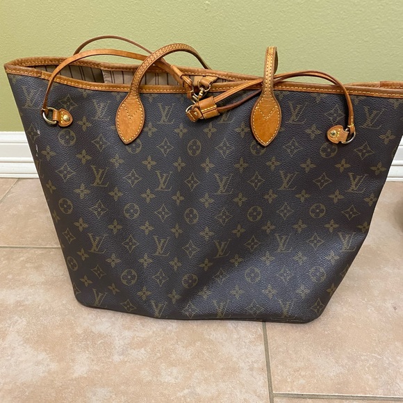 Louis Vuitton Neverfull - Picture 2 of 5